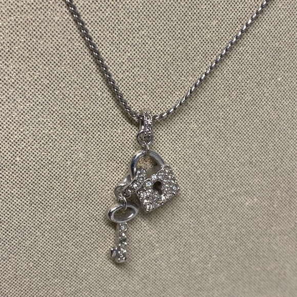 Swarovski Ginger lock and key necklace stamped - Picture 10 of 11